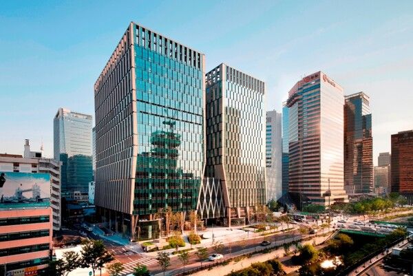 금호석유화학이 새로운 주주환원정책과 향후 성장 전략 등의 내용을 담은 기업가치 제고 계획을 11일 발표했다. / 금호석유화학