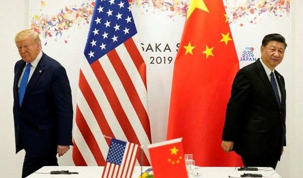 도널드 트럼프 미국 대통령이 중국에 추가 관세를 부과하고 중국이 맞대응하며, 미중 무역전 쟁이 새 국면에 접어들었다. 양국 간 갈등이 고조되고 있는 가운데, 글로벌 경제와 한국 경제에 미칠 파장에 대한 우려도 커지고 있다. / 연합뉴스