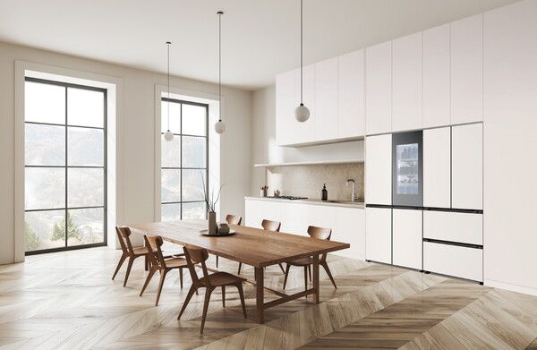 &nbsp;LG전자가 빌트인 가전 효과를 내는 ‘LG 디오스 오브제컬렉션 냉장고 핏 앤 맥스(Fit & Max)’로 공간 효율을 높인 주방 인테리어 트렌드를 선도한다. 핏 앤 맥스 상냉장 하냉동 냉장고와 김치냉장고를 연결해 설치한 인테리어컷. / LG전자 제공&nbsp;