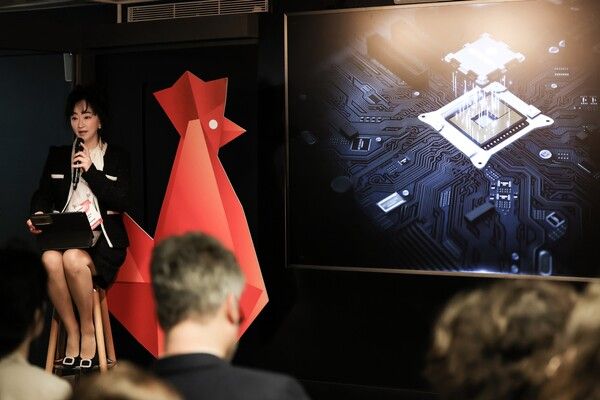 모핑아이 김기영 대표가 지난 10일 프랑스에서 개최된 'AI 행동 정상회의 2025 (AI&nbsp;ACTION SUMMIT 2025)'에서 발표를 하고 있다. /사진=모핑아이