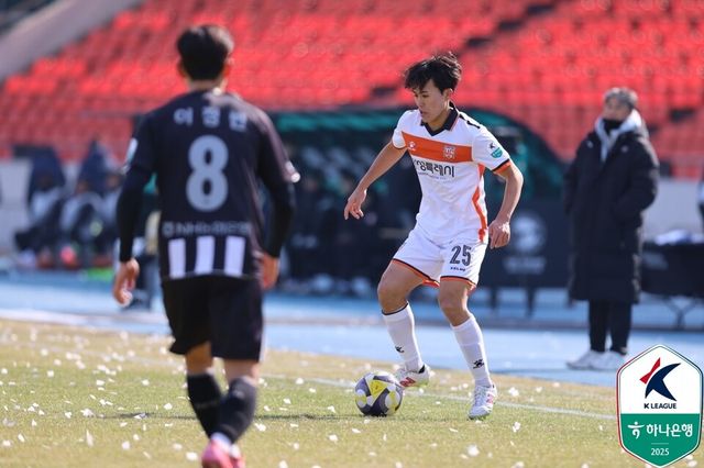 화성은 23일 오후 2시 탄천종합운동장에서 열린 하나은행 K리그2 2025 1라운드 성남FC 원정 경기서 0-2 완패를 당했다. /한국프로축구연맹 제공