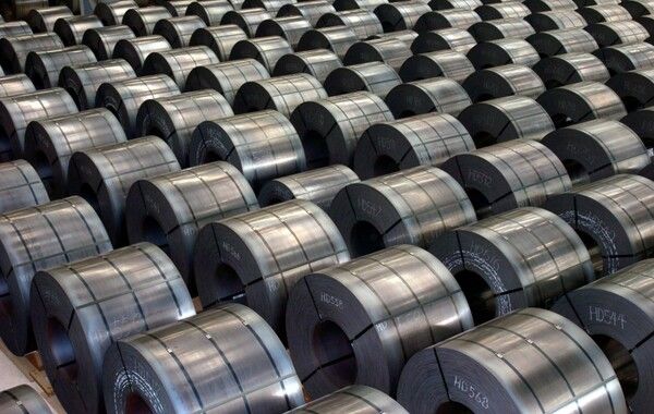 정부가 중국산 철강 후판에 대한 반덤핑 조치를 결정하면서 국내 조선업계가 직격탄을 맞았다. 중국산 철강을 사용하던 조선업계엔 원가 상승으로 인한 경쟁력이 약화가 불가피하게 됐다. / 연합뉴스