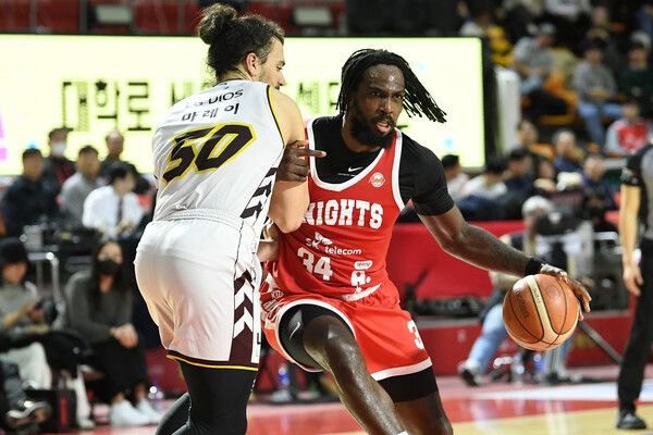 프로농구 서울 SK 나이츠 자밀 워니(오른쪽). /KBL 제공