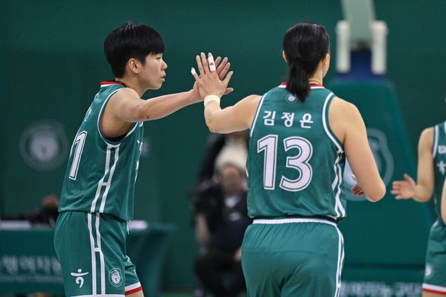 여자프로농구 부천 하나은행이 봄 농구를 위한 대반격에 나섰다. /WKBL 제공