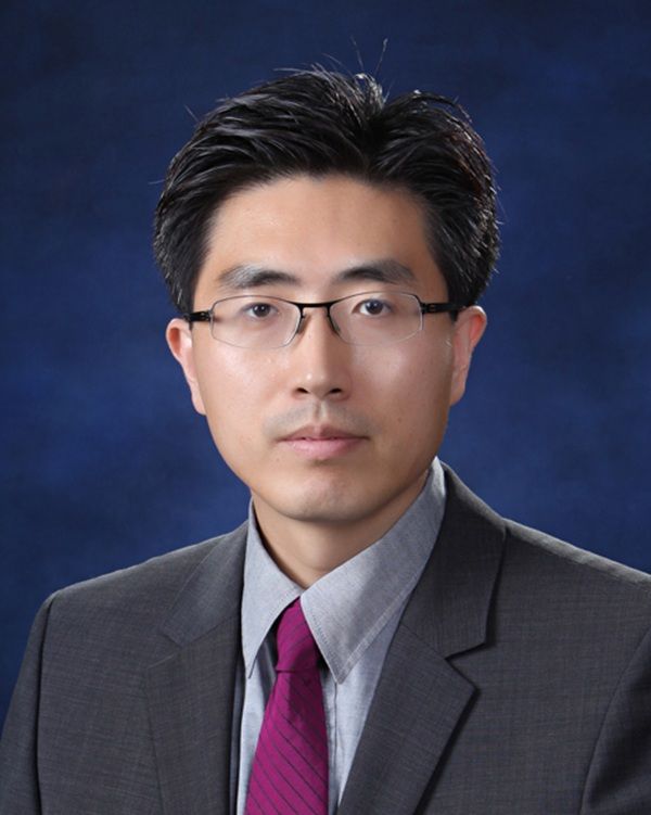 KB국민은행 사외이사후보추천위원회가 신임 사외이사 1명과 중임 사외이사 2명을 사외이사 후보로 추천했다고 10일 밝혔다. /KB국민은행 제공