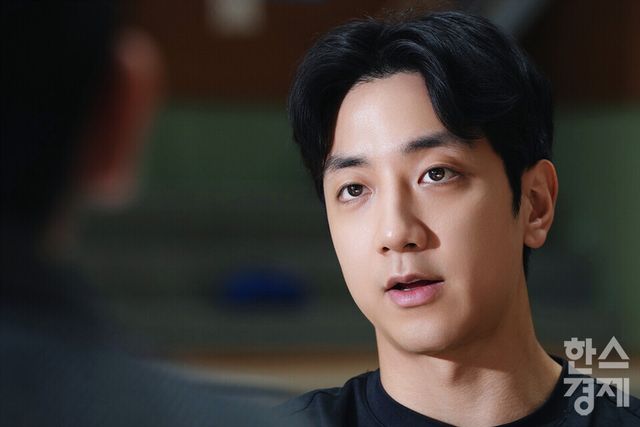 KT 허훈이 25일 오후 경기도 수원시 KT빅토리움 체육관에서 한국스포츠경제와 인터뷰를 하고 있다. /최대성 기자 dpdaesung@sporbiz.co.kr 2025.02.25.