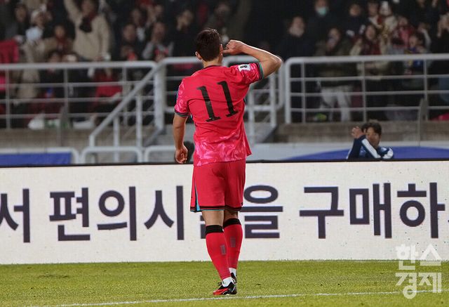 대한민국 황희찬이 20일 오후 경기도 고양종합운동장에서 열린 2026 북중미 월드컵 아시아 3차 예선 B조 7차전 오만과의 경기서 선제골을 넣은 후 세리머니를 하고 있다. /고양=최대성 기자 dpdaesung@sporbiz.co.kr 2025.03.20.