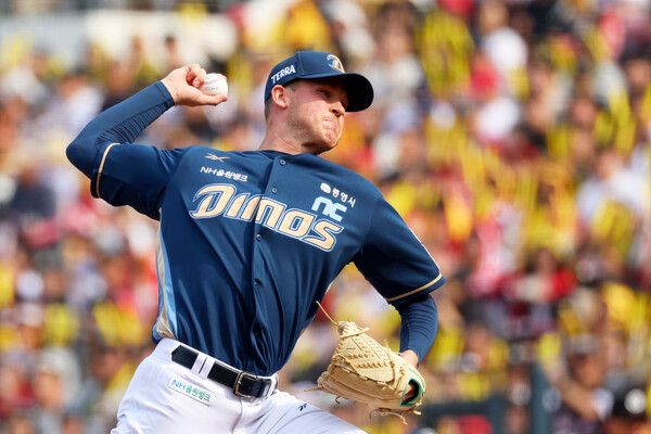 23일 광주기아챔피언스필드에서 열린 프로야구 NC 다이노스와 KIA 타이거즈의 경기. NC 선발투수 라일리가 4회초에 투구하고 있다. /연합뉴스