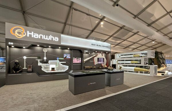 오는 30일까지 호주&nbsp;질롱에 위치한 아발론 공항에서 열리는 ‘아발론&nbsp;에어쇼(Avalon&nbsp;Airshow)&nbsp;2025' 한화 부스 전경/ 한화시스템 