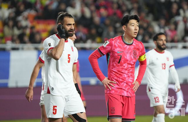 대한민국 손흥민이 25일 오후 경기도 수원월드컵경기장에서 열린 2026 북중미 월드컵 아시아 3차 예선 B조 8차전 요르단과의 경기를 치르고 있다. /수원=최대성 기자 dpdaesung@sporbiz.co.kr 2025.03.25.