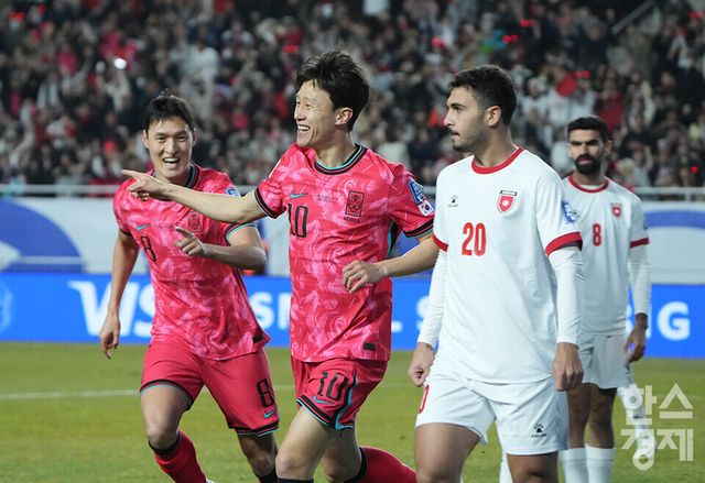 대한민국 이재성이 25일 오후 경기도 수원월드컵경기장에서 열린 2026 북중미 월드컵 아시아 3차 예선 B조 8차전 요르단과의 경기서 골을 넣은 후 세리머니를 펼치고 있다. /수원=최대성 기자 dpdaesung@sporbiz.co.kr 2025.03.25.