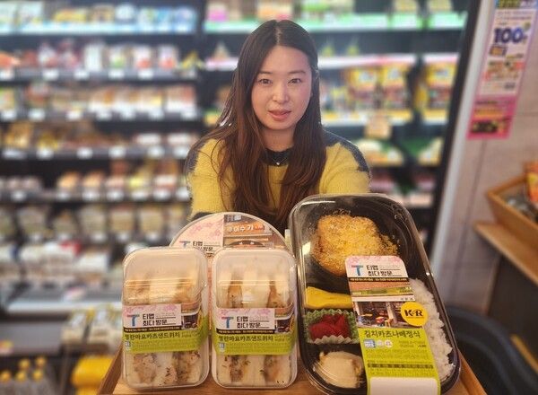 이마트24가 티맵모빌리티와 협업해 '지역 맛집' 메뉴들을 상품화한다 / 이마트24 제공