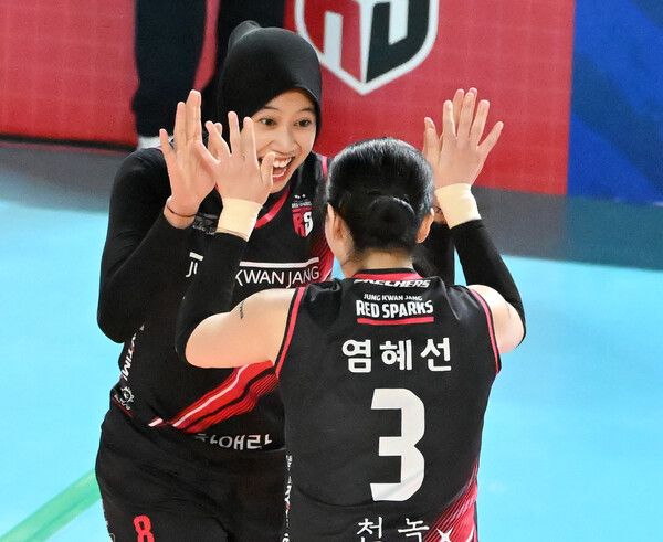 프로배구 V리그 여자부 정관장 메가와 염혜선. /한국배구연맹 제공