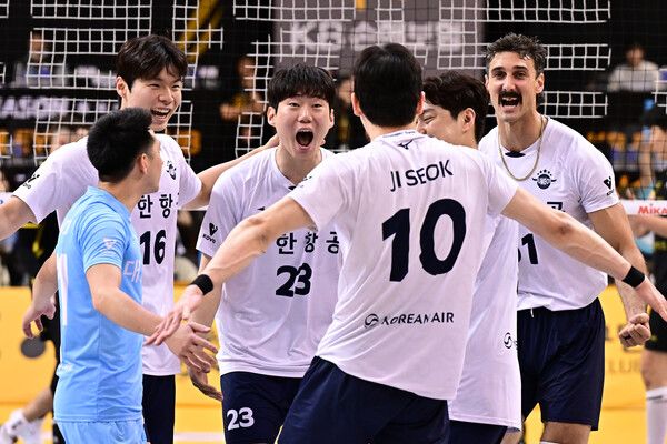대한항공 선수들이 환호하고 있다. /한국배구연맹 제공