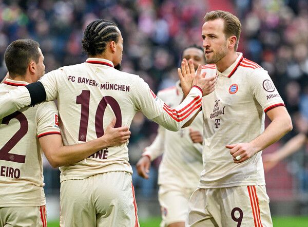 독일 분데스리가 바이에른 뮌헨 르로이 사네(왼쪽)와 해리 케인. /연합뉴스