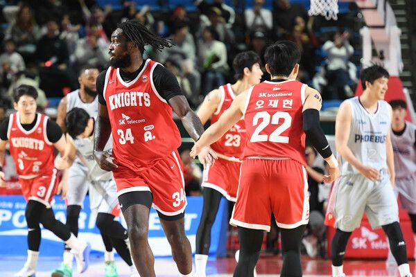 프로농구 서울 SK 나이츠 자밀 워니와 오재현. /KBL 제공