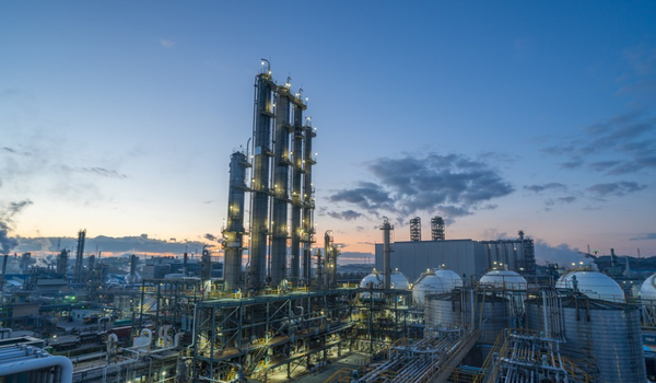 석유화학 업계가 글로벌 경기 침체와 산업구조 변화로 어려움을 겪고 있는 가운데, 금호석유화학이 지속가능한 경영과 신성장 동력 발굴 확보에 전사적인 노력을 기울이고 있다. / 금호석유화학