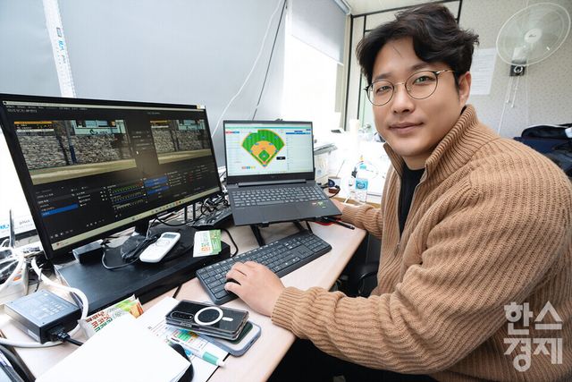 12일부터 충청남도 서천군 레포츠공원 야구장에서 한국스포츠경제와 한스경제가 주최하고 대한유소년야구연맹이 주관하는 '제9회 한국컵 전국유소년아구대회'가 열렸다.사진은 강권식&nbsp;㈜마인 대표. /서천=최대성 기자 dpdaesung@sporbiz.co.kr 2025.04.12.