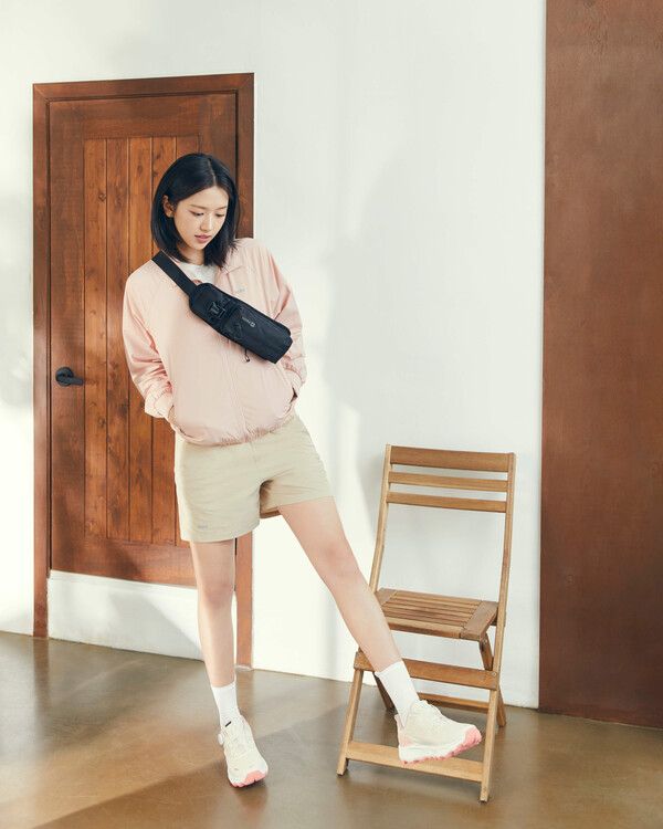 네파 '휘슬라이저 프로' 착용 컷. /네파 제공