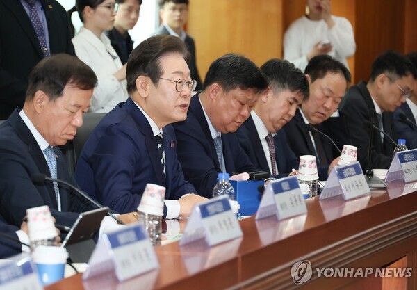 더불어민주당 이재명 대선 경선 후보가 21일 서울 여의도 금융투자협회에서 열린 자본시장 활성화를 위한 정책간담회에서 발언하고 있다. /연합뉴스