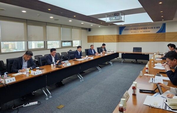 한국철강협회 친환경에너지강재위원회는 23일 이사회를 갖고 명칭을 ‘철강풍력위원회’로 변경했다./한국철강협회 