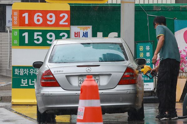 지난 22일 서울 시내 한 주유소./연합뉴스.