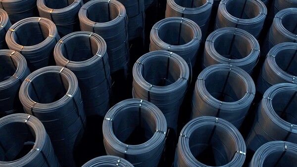 환경부로부터 ‘녹색제품’으로 인정받은 동국제강 철근·형강 제품./동국홀딩스