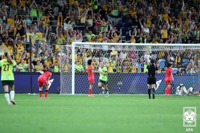 한국 대표팀은 4일(한국 시각) 호주 시드니의 알리안츠 스타디움에서 열린 호주와 친선경기에서 후반 9분 임선주(인천현대제철)의 자책골로 결승 골을 내주고 0-1로 패했다. /KFA 제공