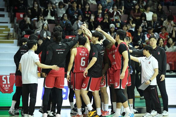 프로농구 KBL 안양 정관장 선수단. /KBL 제공