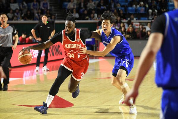 프로농구 서울 SK 나이츠 자밀 워니(왼쪽). /KBL 제공