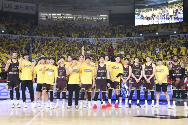 창원 LG세이커스 선수단 모습. /KBL 제공
