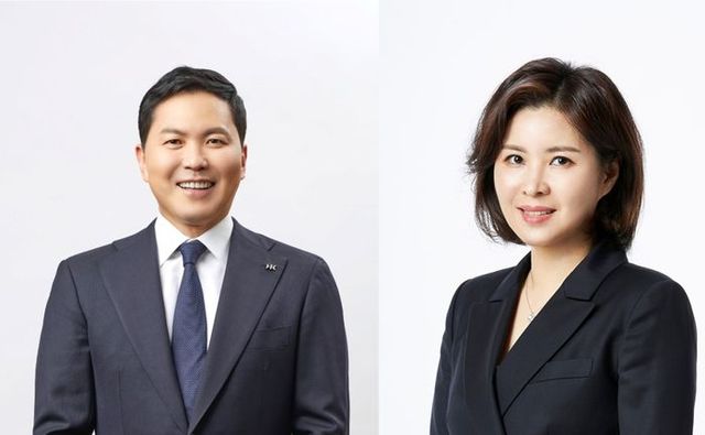 윤상현 한국콜마홀딩스 부회장(왼쪽), 윤여원 콜마비앤에이치 대표(오른쪽)./한국콜마 제공.