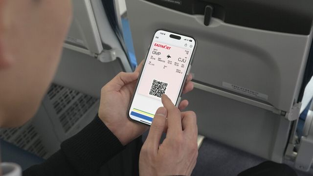 이스타항공은 인터넷 없이 모바일로 탑승권을 확인할 수 있는 '애플월렛 탑승권 서비스'를 시작한다./이스타항공
