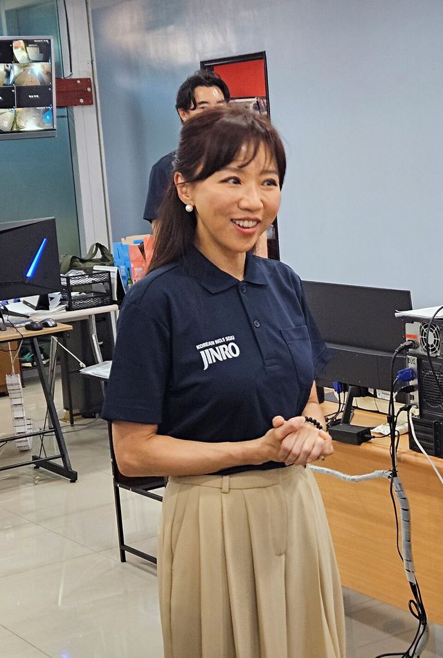 한인 주류 납품업체 K&L 강정희 사장이 발표하고 있다./하이트진로 제공.