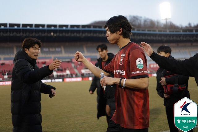 &nbsp;프로축구 K리그2(2부) 부천FC의 ‘베테랑’ 구자룡. /한국프로축구연맹 제공