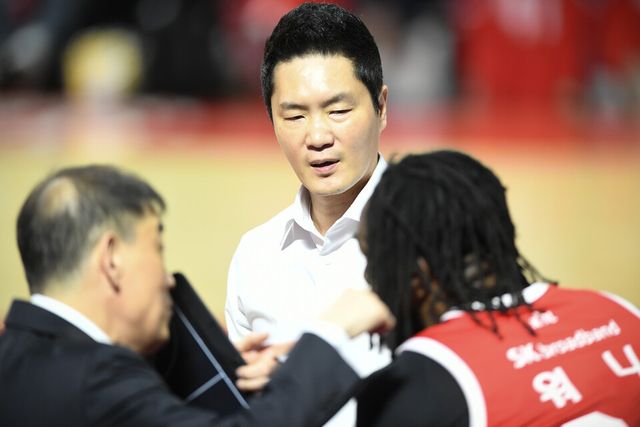 프로농구 서울 SK의 전희철 감독. /KBL 제공
