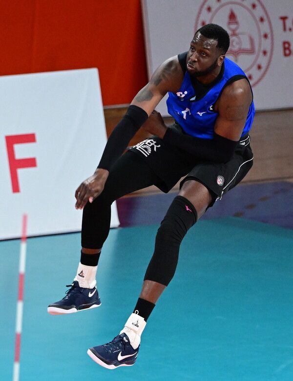 쉐론 베논 에반스가 7일(한국 시각) 튀르키예 이스탄불에서 열린 2025 KOVO 외국인 선수 트라이아웃 연습 경기에 임하고 있다. /한국배구연맹 제공