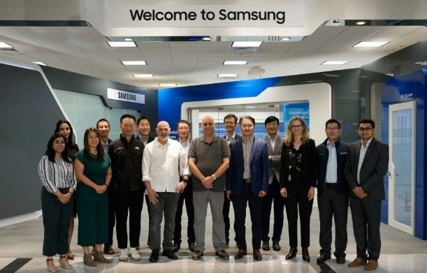 지난달 삼성 파운드리 오스틴 공장을 찾은 이스라엘 오토톡스 경영진들과 삼성 관계자들의 모습./링크드인 캡처