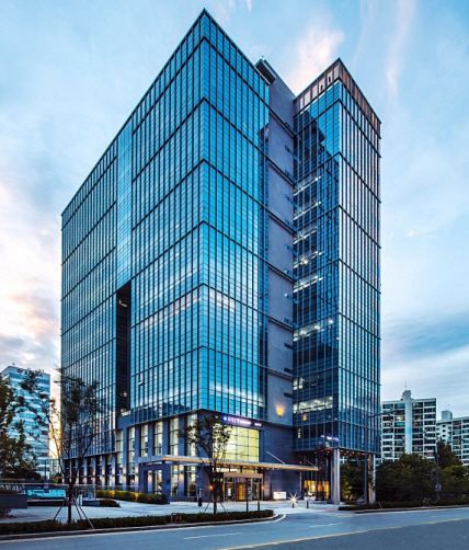 대명소노그룹이 국내 경쟁 당국으로부터 티웨이항공 인수합병을 승인받았다. / 대명소노그룹