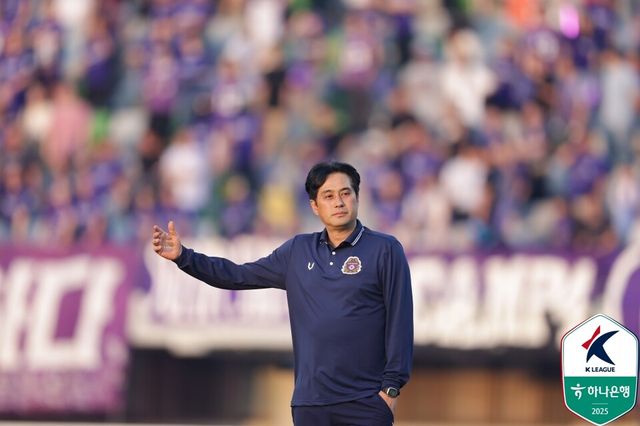 &nbsp;프로축구 K리그1(1부) FC안양의 사령탑 유병훈 감독. /한국프로축구연맹 제공