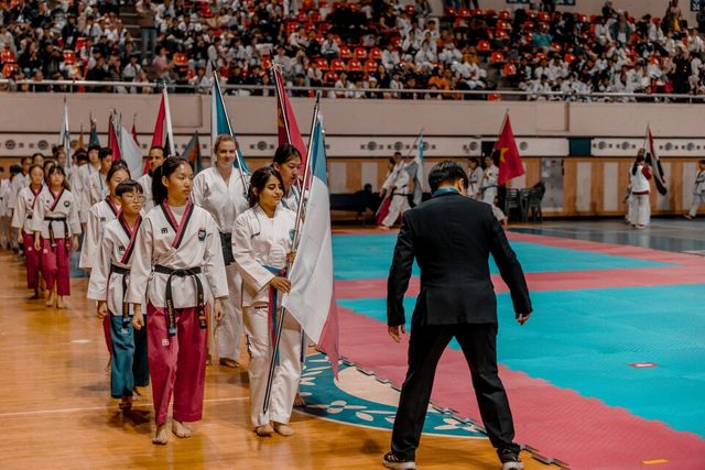 2025 제6회 ONE태권도챔피언십 개회식에서 22개국 국기가 입장하고 있다. /‘2025 세계 ONE 태권도 챔피언십 조직위원회 제공