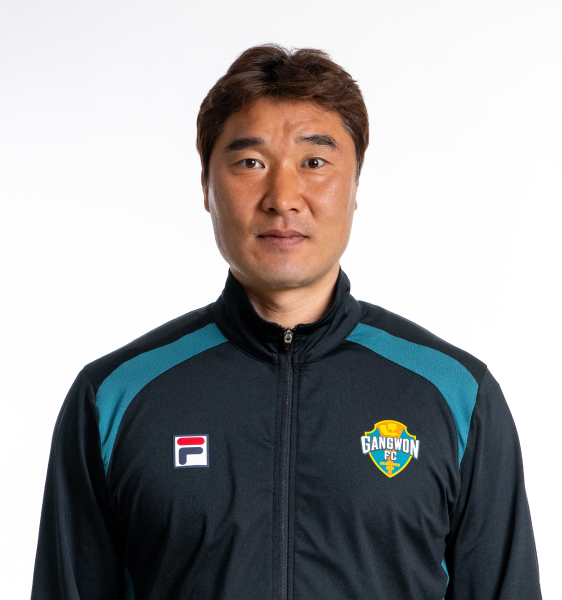 현역 시절 '루카 후니'로 불린 정성훈이 K4리그 참가를 준비 중인 노원 유나이티드 감독에 선임됐다. /강원FC 제공&nbsp;