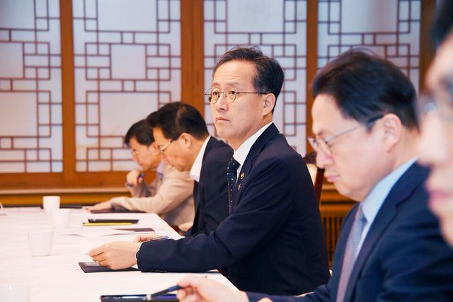 이형일 기획재정부 장관 직무대행 1차관이 6월 23일 오전 서울 종로구 정부서울청사에서 열린 '중동사태 관계기관 합동 비상대응반 회의'를 주재, 모두발언을 하고 있다./기획재정부