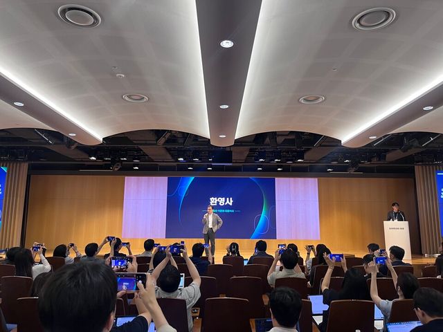 이준희 삼성SDS 사장은 26일 잠실캠퍼스에서 열린 '생산형 AI 미디어데이'에 참석해&nbsp;