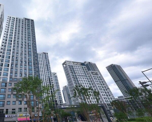 세종시 산울동 산울마을 5단지 '세종 파밀리에 더파크' 아파트 /이미지=네이버 지도