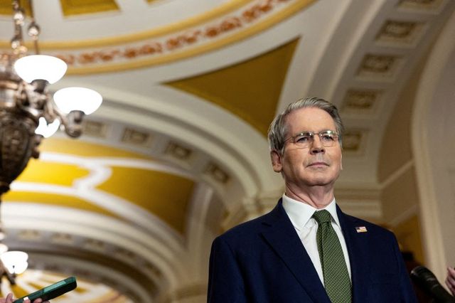 스콧 베선트 미국 재무장관이 24일(현지시간) 워싱턴 연방의회에서 기자회견을 하고 있다. 주요7개국(G7)은 28일 성명에서 미 다국적 기업들은 글로벌 최저한세 적용에서 제외하기로 했다고 발표했다./로이터 연합