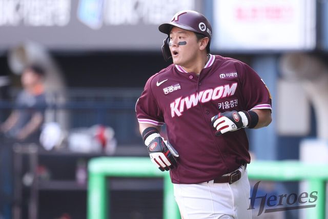 프로야구 키움 히어로즈가 10일 잠실야구장에서 열린 2025 신한 SOL뱅크 KBO리그 LG 트윈스 원정 경기서 4-3&nbsp;승리를 거뒀다. /키움 제공