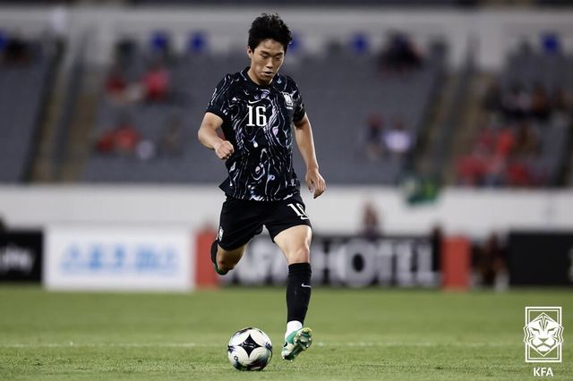  11일 용인 미르스타디움에서 열린 2025 동아시아축구연맹(EAFF) E-1 챔피언십(동아시안컵) 홍콩과 2차전에 선발 출전해 A매치 데뷔전을 치른 서명관. /KFA 제공