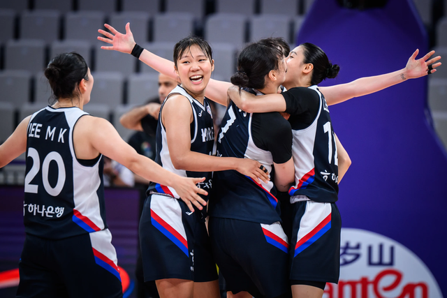한국 여자 농구 대표팀이2025 국제농구연맹(FIBA) 여자 아시아컵 A조 1차전에서 뉴질랜드를&nbsp;78-76으로 꺾었다. /FIBA 홈페이지