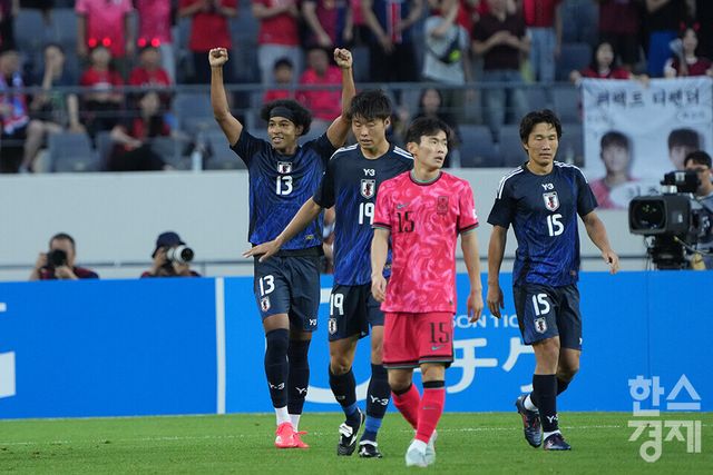 대한민국 선수들이 15일 오후 경기도 용인미르스타디움에서 열린 2025 동아시아축구연맹(EAFF) E-1 풋볼 챔피언십 일본과의 경기서 저메인에게 실점한 후 아쉬워하고 있다. /용인=최대성 기자 dpdaesung@sporbiz.co.kr 2025.07.15.
